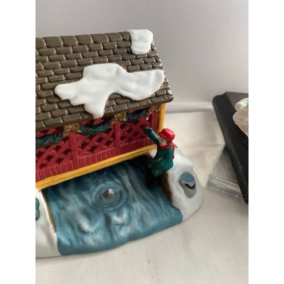 Vintage Christmas Ceramic Holiday Village Decorations - Picture 4 of 10